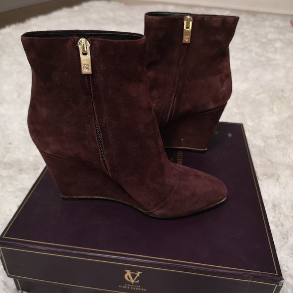 Brand New Vince Camuto Size 6 Booties - Picture 1 of 6